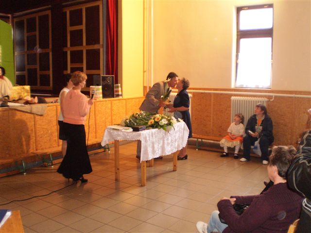 09